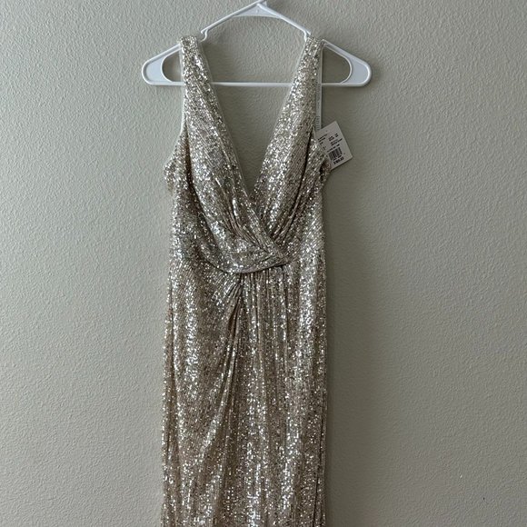 David's Bridal Exclusive- Allover Sequin Pleated V-Neck Gown with Slit Size 6 - Picture 3 of 11